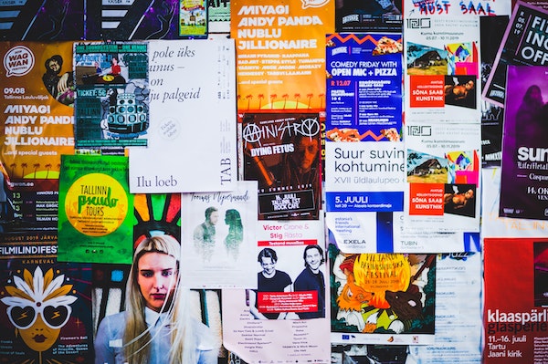 Machen Sie das Beste aus Ihren Dokumenten: Die Vorteile der Verwendung von Prospektregalen und -ständern