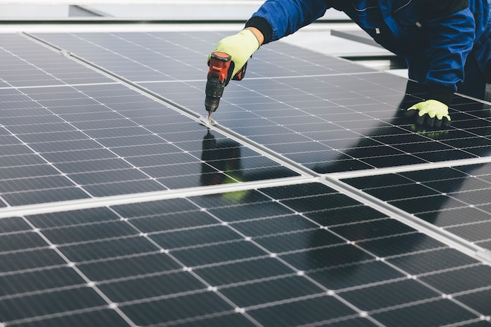 Energie sparen als Unternehmen: Eine PV Anlage kann dabei helfen