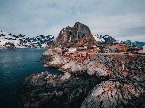 Atemberaubende Aussichten und Abenteuer in Norwegens Bergen