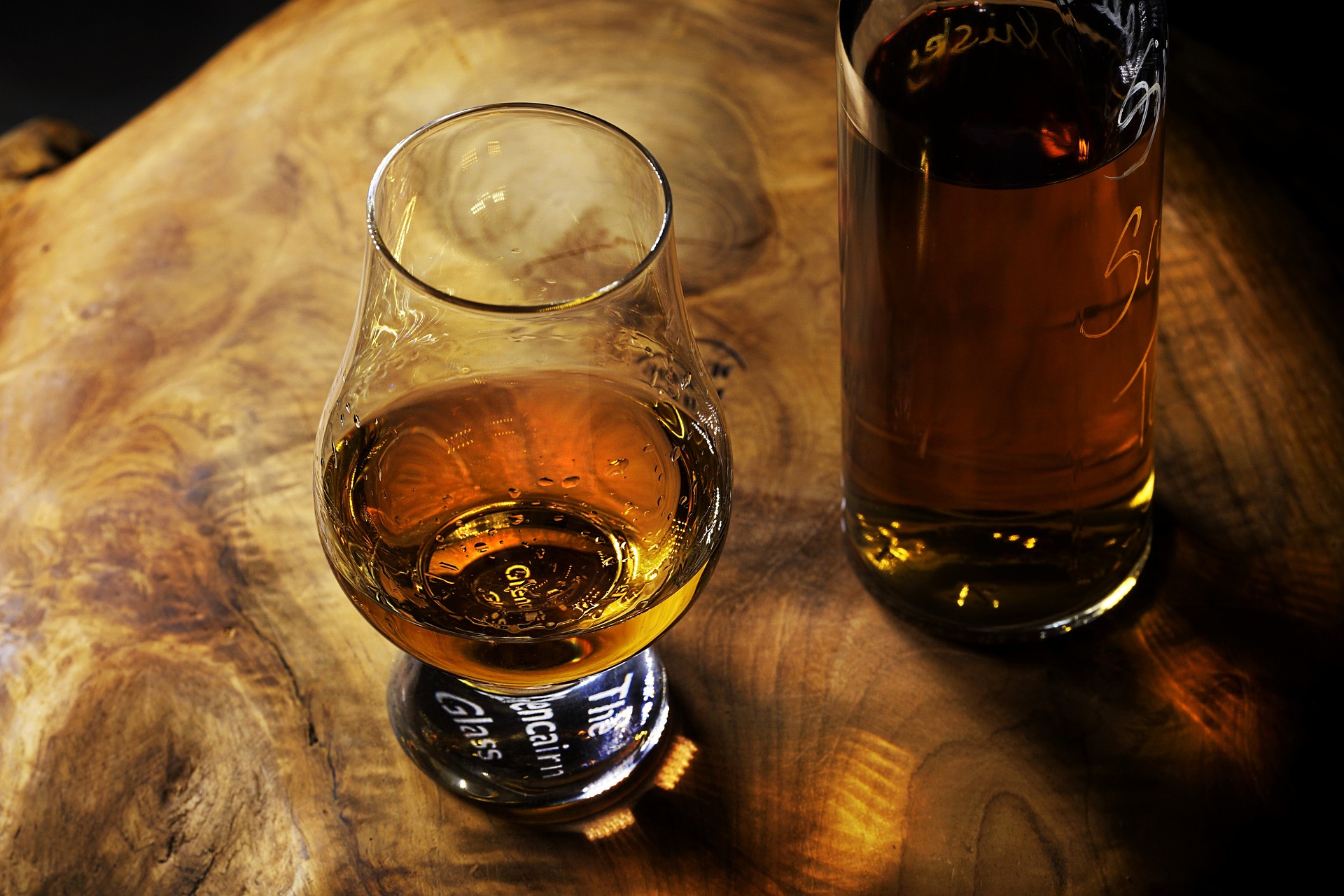 Von Piraten und Plantagen: Die faszinierende Geschichte des Rums