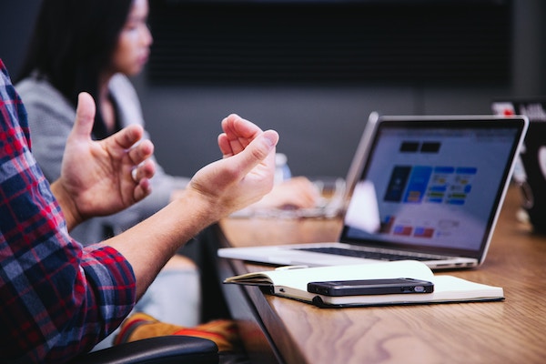 Kommunikationstechniken im Management: Erfolgreich führen durch effektive Kommunikation